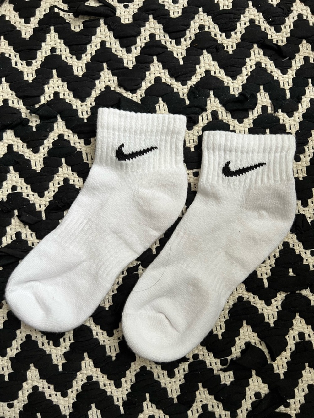 Nike White Ankle Socks with Black Swoosh - Men
